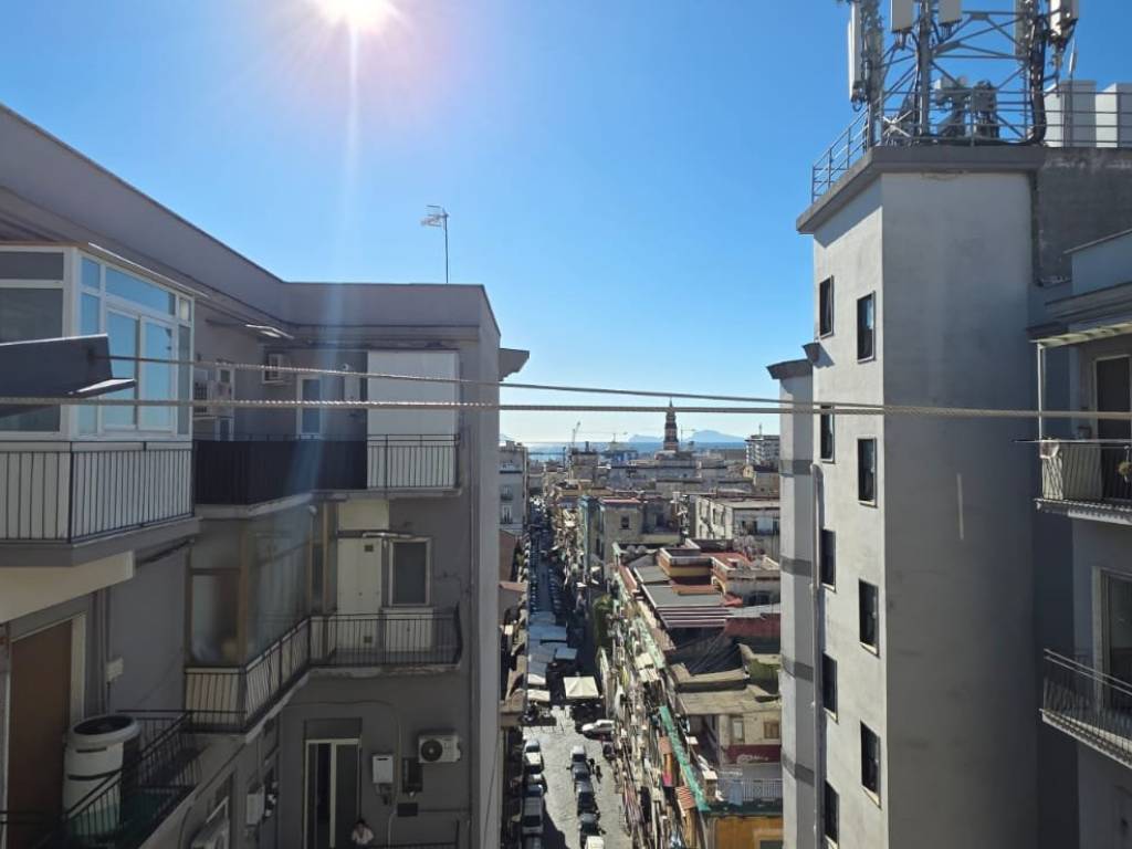 appartamento in vendita a Napoli in zona Pendino / San Giuseppe