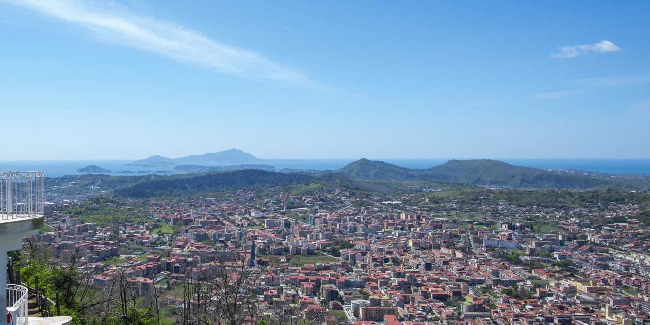 casa indipendente in vendita a Napoli in zona Camaldoli