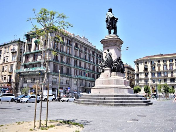 appartamento in vendita a Napoli in zona Pendino / San Giuseppe