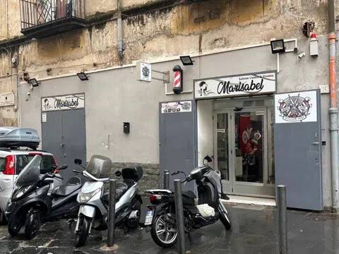 locale commerciale in vendita a Napoli in zona Centro Antico