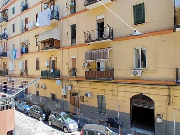 appartamento in vendita a Napoli in zona Vicaria