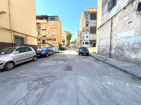 appartamento in vendita a Napoli in zona Poggioreale