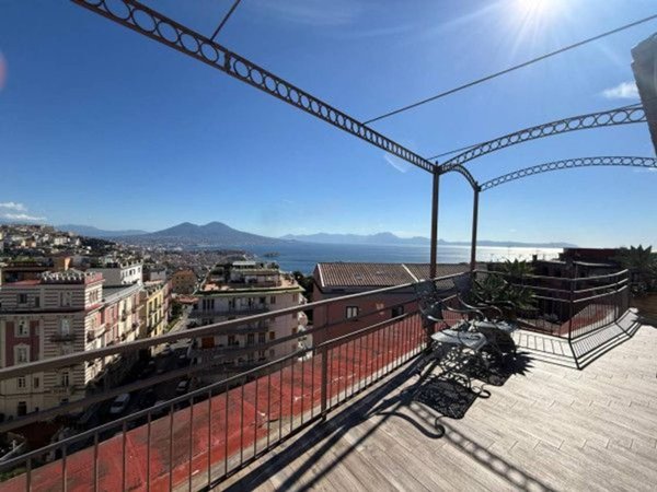 appartamento in vendita a Napoli in zona Posillipo