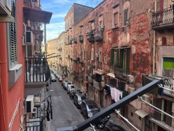 appartamento in vendita a Napoli in zona Stella