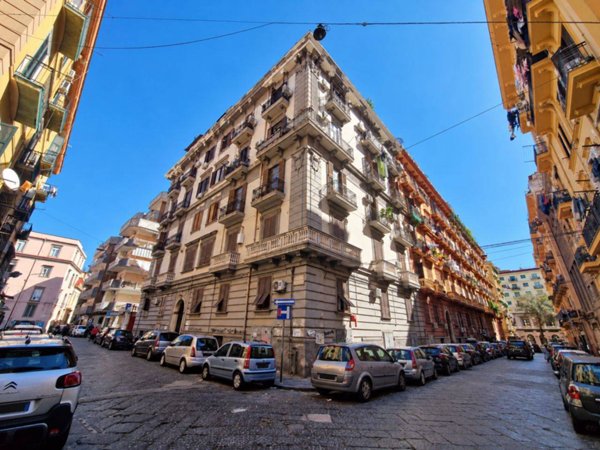 appartamento in vendita a Napoli in zona San Lorenzo