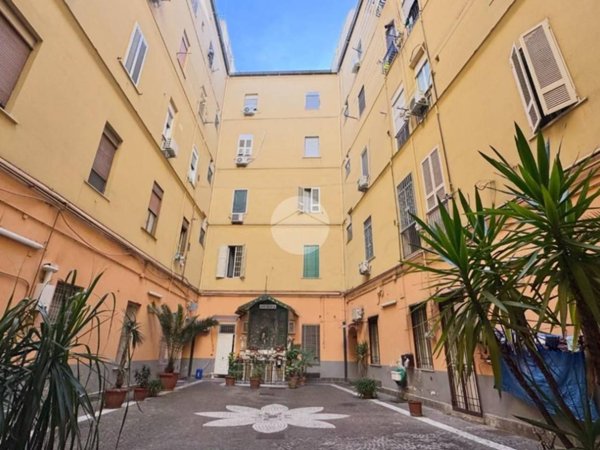 appartamento in vendita a Napoli in zona Vicaria