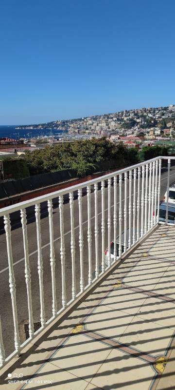 appartamento in vendita a Napoli in zona Chiaia