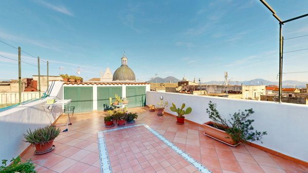 appartamento in vendita a Napoli in zona Centro Antico