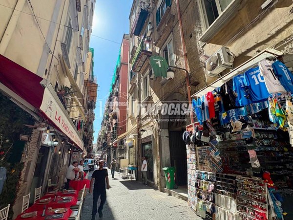 appartamento in vendita a Napoli in zona Stella
