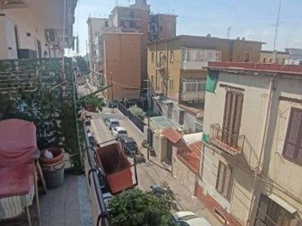 appartamento in vendita a Napoli in zona Bagnoli