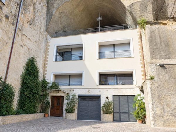 appartamento in vendita a Napoli in zona Posillipo
