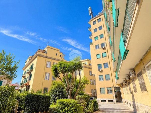 appartamento in vendita a Napoli in zona Arenella