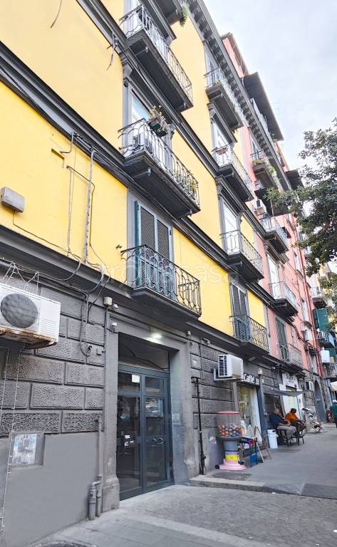 appartamento in vendita a Napoli in zona Stella