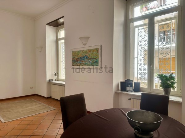 appartamento in vendita a Napoli in zona Chiaia