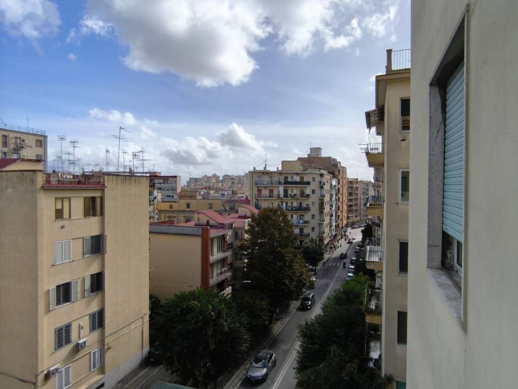 appartamento in vendita a Napoli in zona Arenella