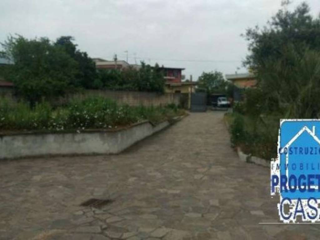 intera palazzina in vendita a Nola in zona Piazzola