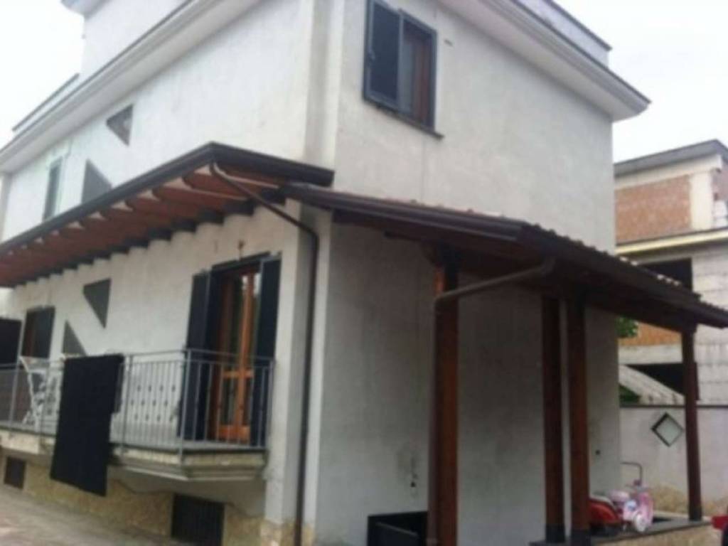 casa indipendente in vendita a Nola in zona Cinquevie