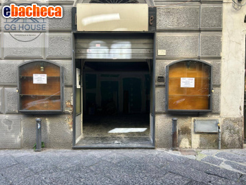 locale commerciale in vendita a Nola