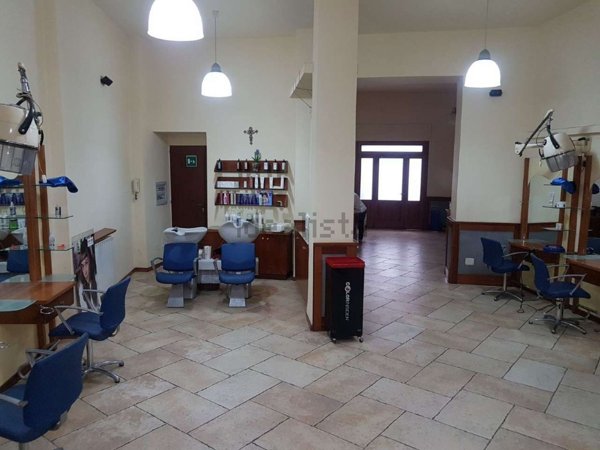 locale commerciale in vendita a Nola