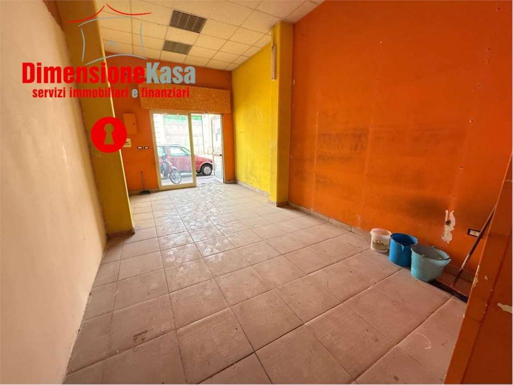 locale commerciale in vendita a Nola