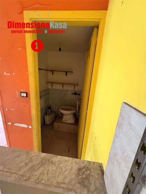 locale commerciale in vendita a Nola