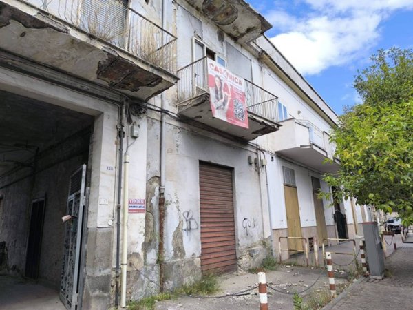 negozio in vendita a Nola