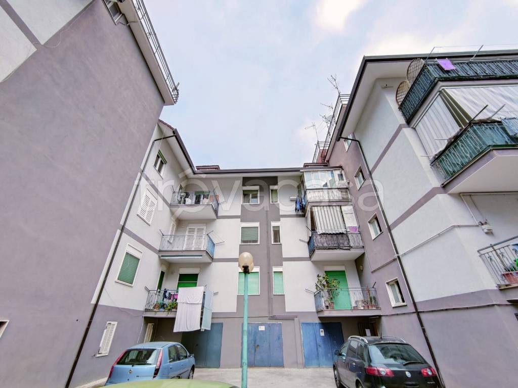 locale commerciale in vendita a Nola