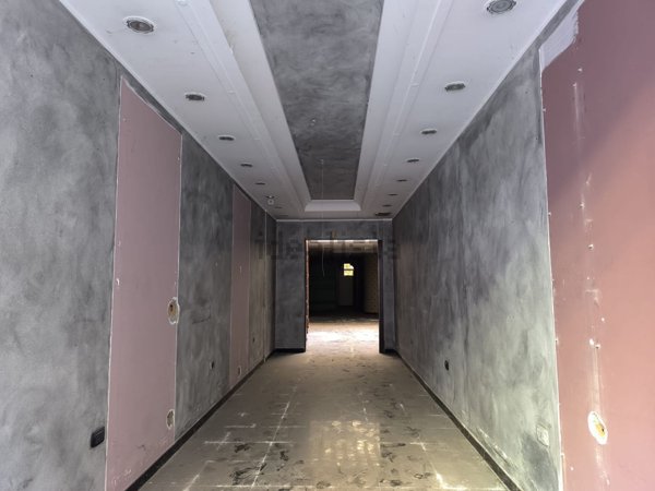 locale commerciale in vendita a Nola