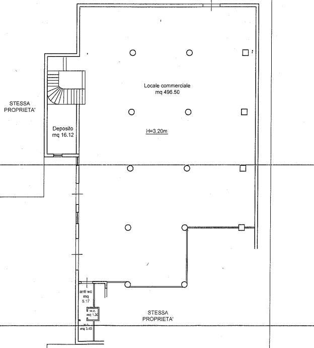 locale commerciale in vendita a Nola