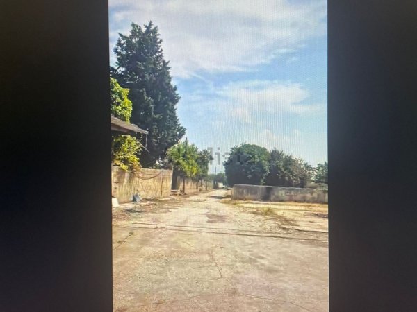 capannone in vendita a Nola in zona Polvica