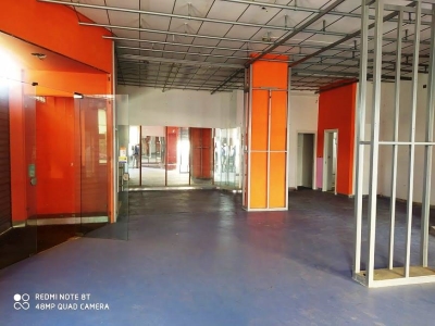 locale commerciale in vendita a Nola