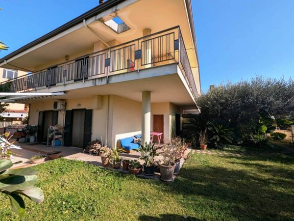 casa indipendente in vendita a Nola