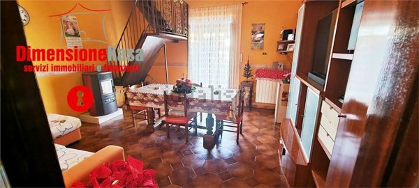 casa indipendente in vendita a Nola in zona Polvica