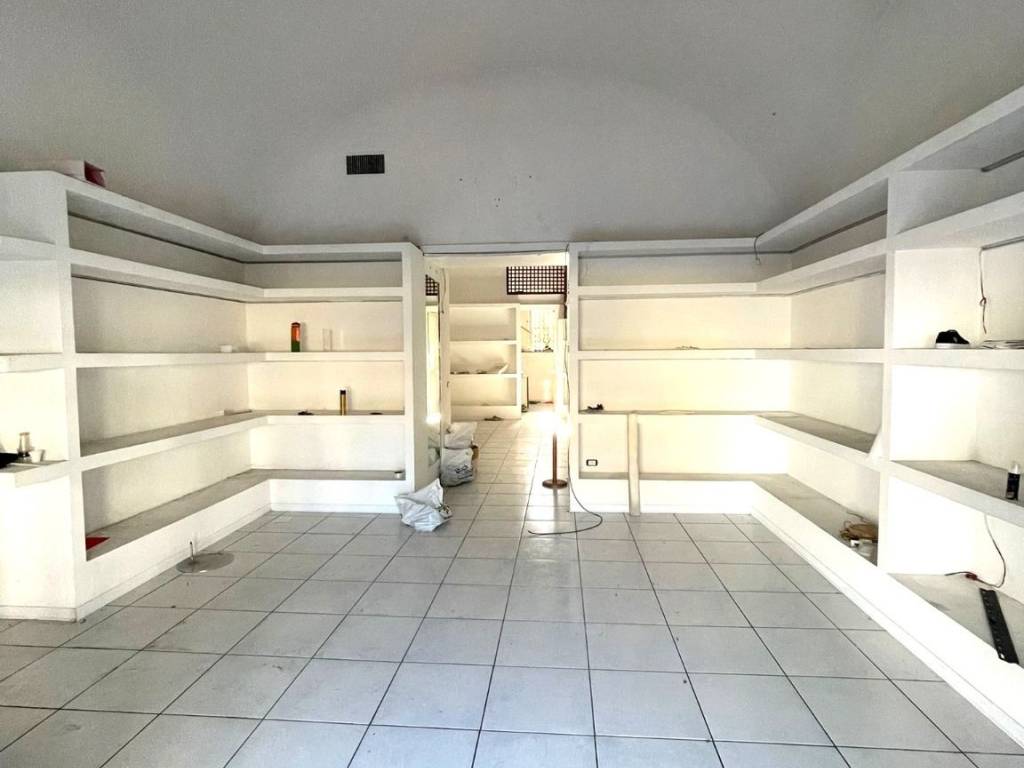 negozio in vendita a Nola