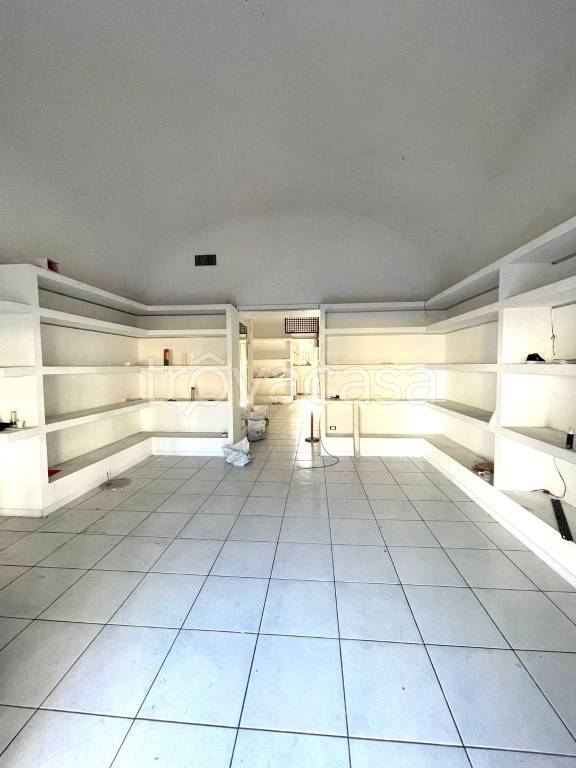 negozio in vendita a Nola