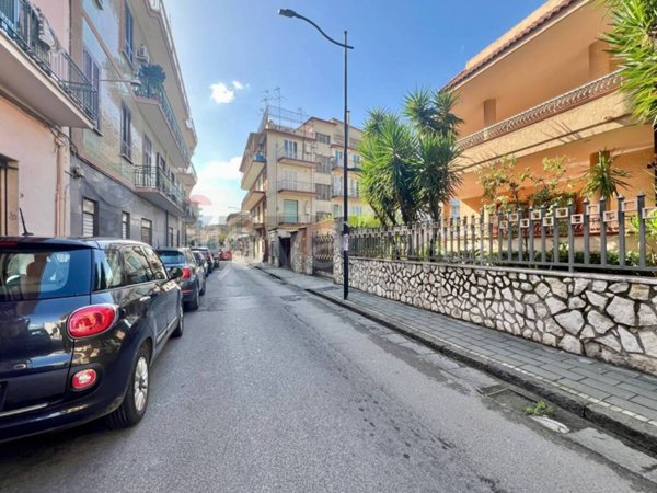 negozio in vendita a Nola