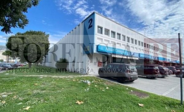 locale di sgombero in vendita a Nola