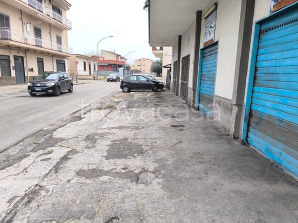 locale commerciale in vendita a Nola
