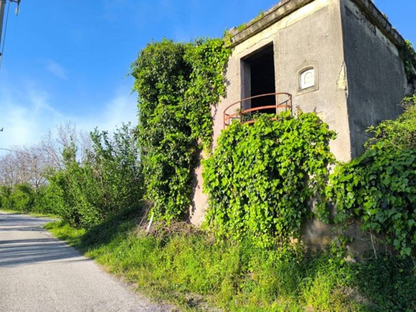 casa indipendente in vendita a Nola in zona Pollastri