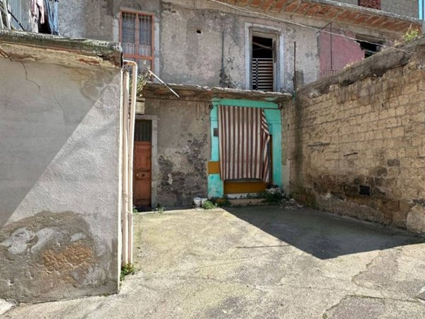 casa indipendente in vendita a Nola in zona Piazzola