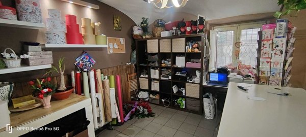locale commerciale in vendita a Nola