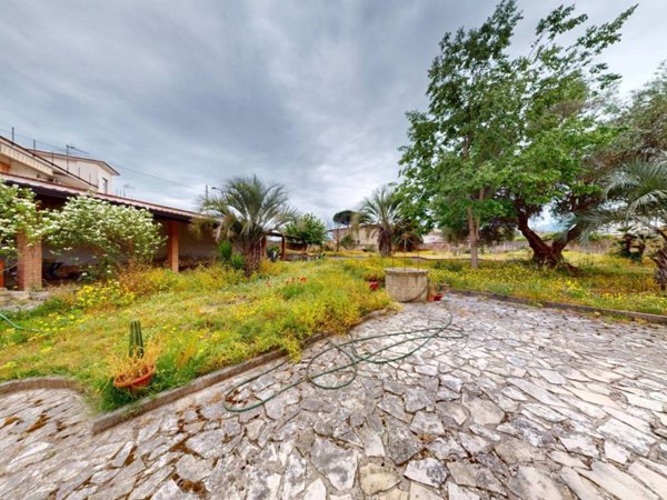 casa indipendente in vendita a Nola in zona Piazzola