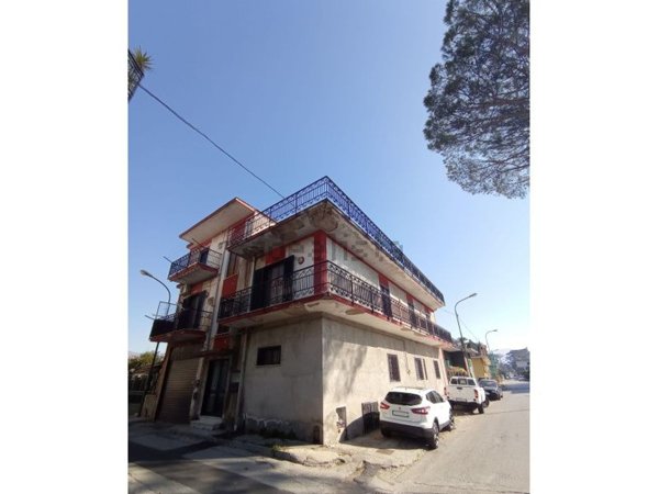 intera palazzina in vendita a Nola in zona Pigna Spaccata