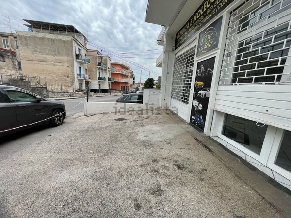 locale commerciale in vendita ad Ottaviano