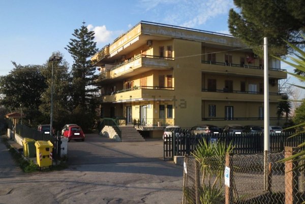 locale commerciale in vendita ad Ottaviano