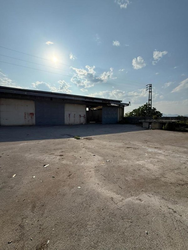 negozio in vendita ad Ottaviano