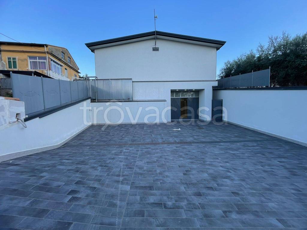 locale commerciale in vendita ad Ottaviano