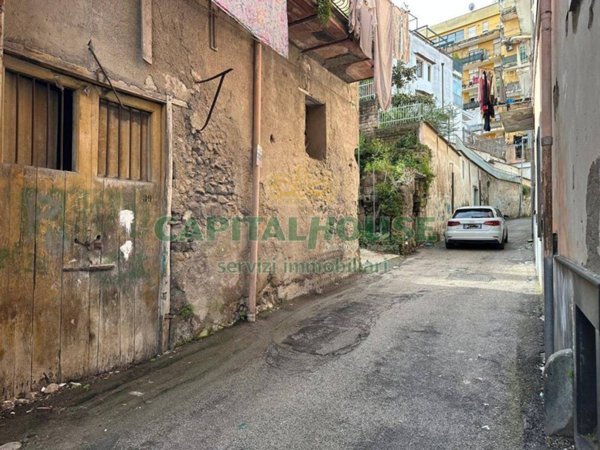 locale commerciale in vendita ad Ottaviano