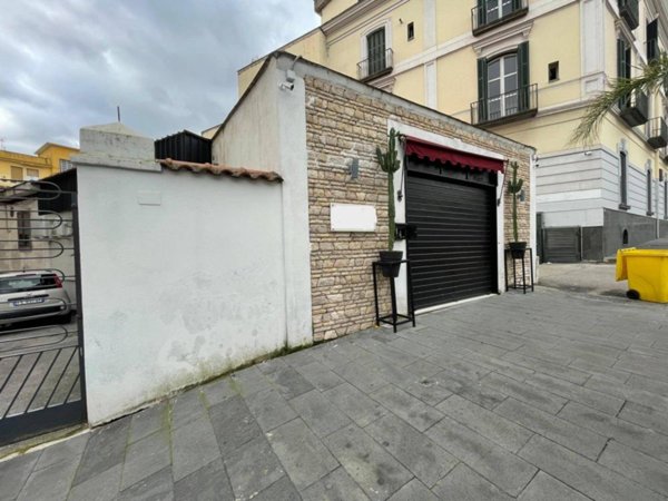 locale commerciale in vendita ad Ottaviano