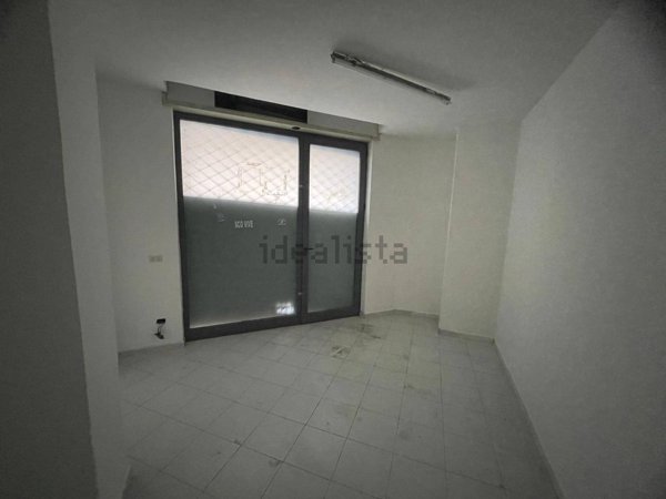 locale commerciale in vendita ad Ottaviano